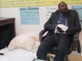 Haiti - Politic : Arnel Bélizaire began a hunger strike...