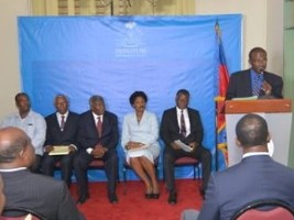 Haiti - FLASH : PM takes care of demobilized soldiers