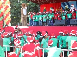 Haiti - Social : Children celebrate Christmas with the presidential couple