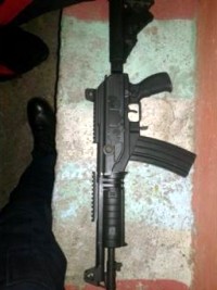 Haiti - Security : PNH Galil assault rifle found in Jamaica