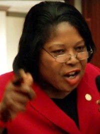 Haiti - FLASH TPS : Senator Campbell at the head of the Haitian Temporary Relief Task Force