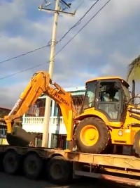 Haïti - Politique : Remise d’équipements de Travaux Publics dans le Nord-Ouest