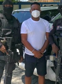 Haiti - Justice : A PNH Police Inspector arrested at JFK airport