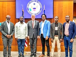 Haiti - American Embassy : Haitian journalists returning from reporting on illegal migration to the USA