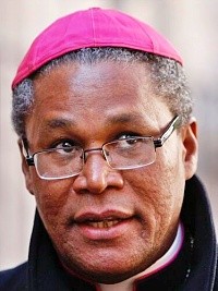 Haïti - FLASH : Mgr Pierre André Dumas blessé dans une explosion à Port-au-Prince