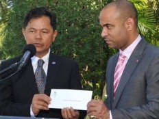 Haïti - Éducation : Laurent Lamothe annonce l’achat de nouveaux autobus scolaire