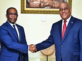 Haiti - Insecurity : PM with helmet and bulletproof vest went to BRH