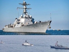 Haiti - Security : An American warship in the bay of Port-au-Prince