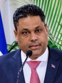 Haiti - Politic : Transfer of power and speech by Laurent Saint-Cyr (video)