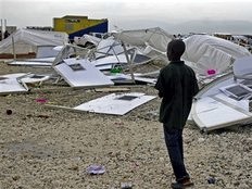 Haïti - Humanitaire : Camp Corail inondé, les sinistrés sont furieux